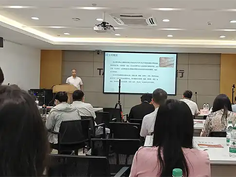 Công ty tổ chức đào tạo AI để nâng cao năng lực kỹ thuật số